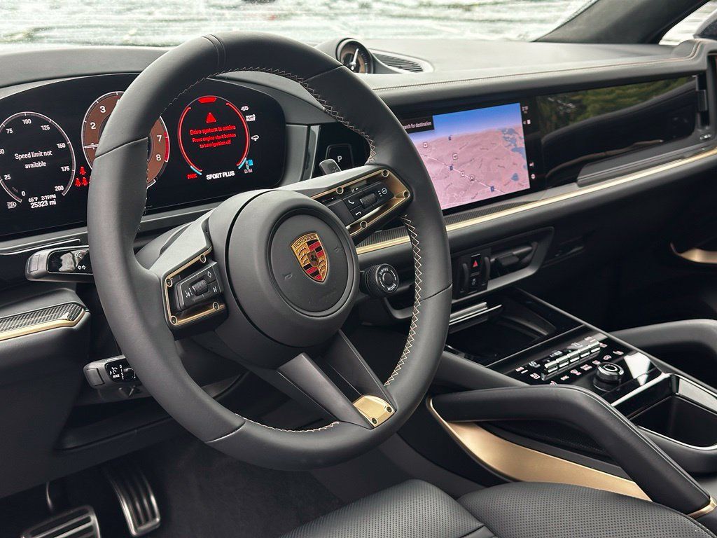 Used 2025 Porsche Cayenne GTS AWD/4WD image 12