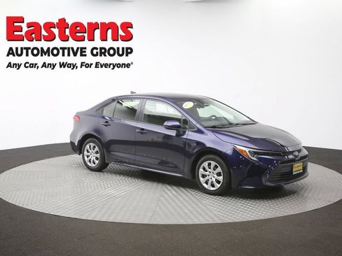 Used 2023 Toyota Corolla LE w/ Carpet Mat Package (TMS) FWD image 43