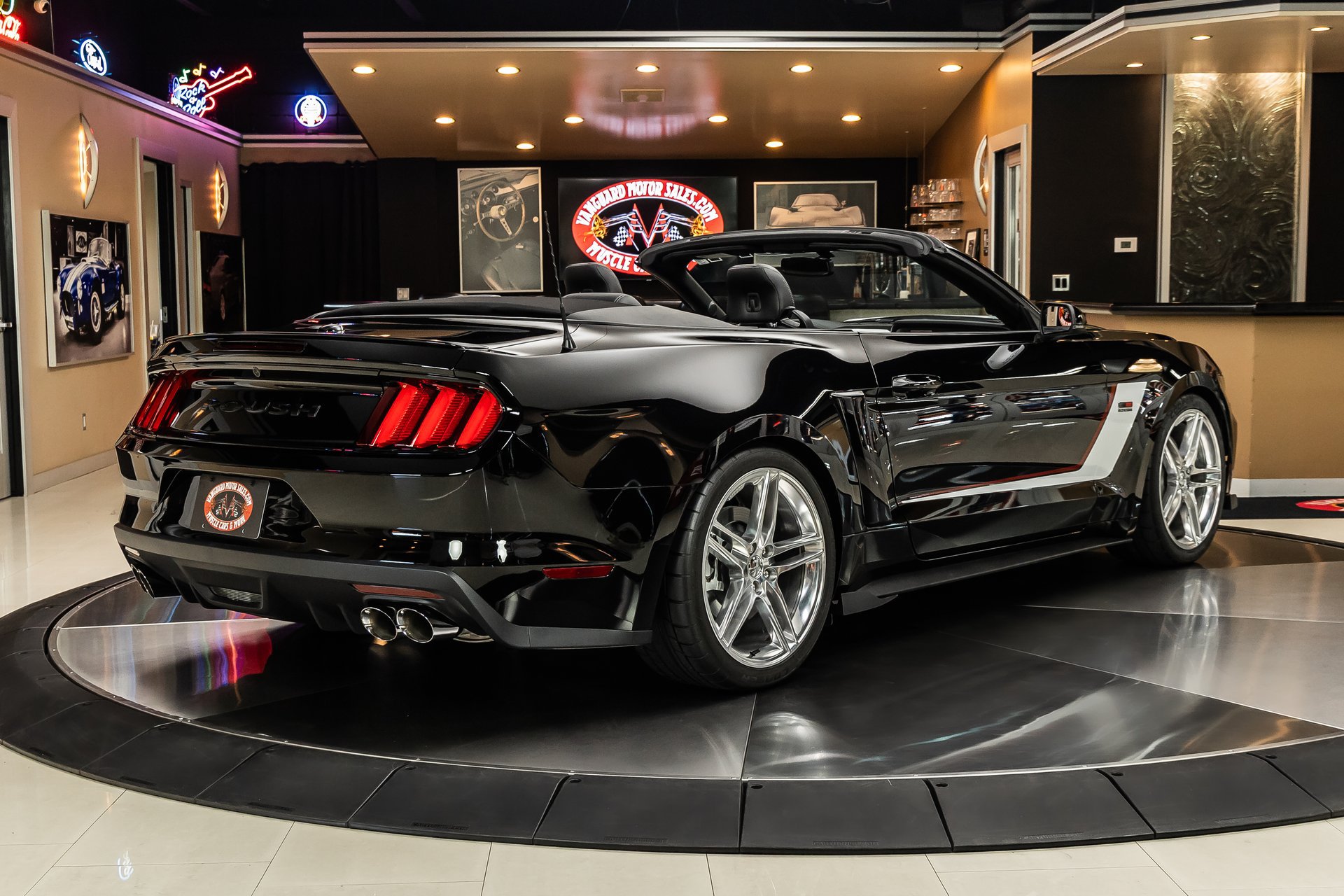 Used 2017 Ford Mustang GT Premium w/ Equipment Group 401A RWD image 13