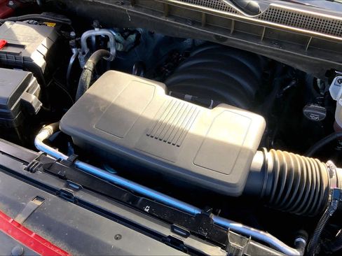 Used 2024 Chevrolet Tahoe Z71 w/ Luxury Package image 32