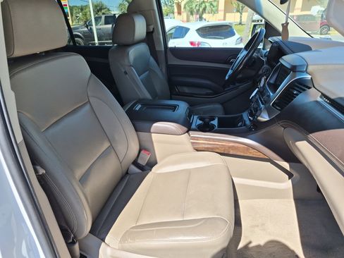 Used 2019 Chevrolet Suburban LT image 26