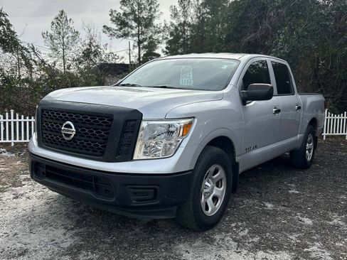 Used 2017 Nissan Titan S image 1