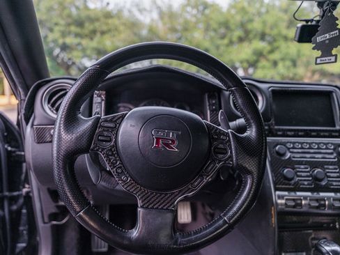 Used 2010 Nissan GT-R Premium AWD/4WD image 38
