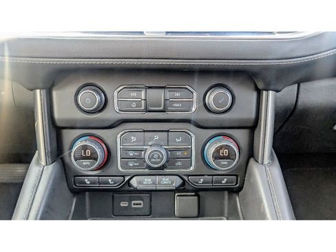 Used 2022 Chevrolet Tahoe Z71 w/ Luxury Package image 31