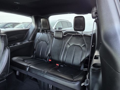 New 2026 Chrysler Pacifica Select w/ S Appearance Package image 16