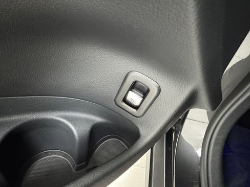 Used 2021 Mercedes-Benz GLC 300 image 29