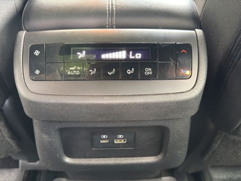 Used 2023 Nissan Pathfinder SV w/ SV Premium Package AWD/4WD image 20