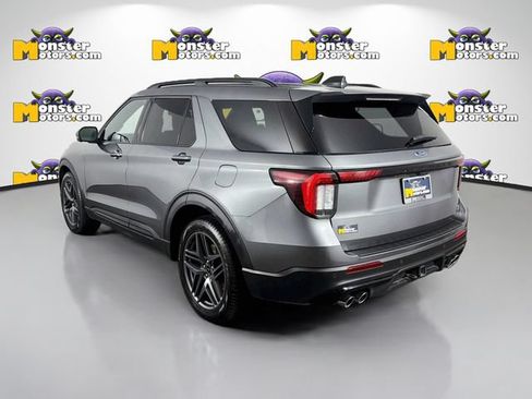 Used 2025 Ford Explorer ST AWD/4WD image 7