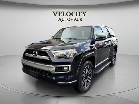 Used 2017 Toyota 4Runner Limited AWD/4WD image 3