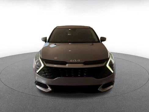 Used 2025 Kia Sportage LX image 4