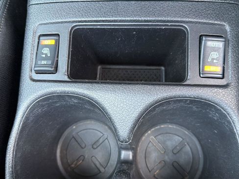 Used 2019 Nissan Rogue SV FWD image 12