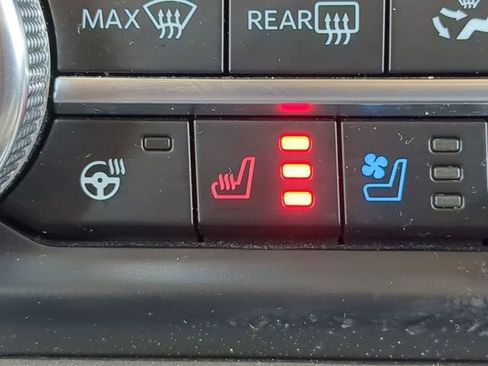 Used 2024 Ford Expedition Max XLT image 29