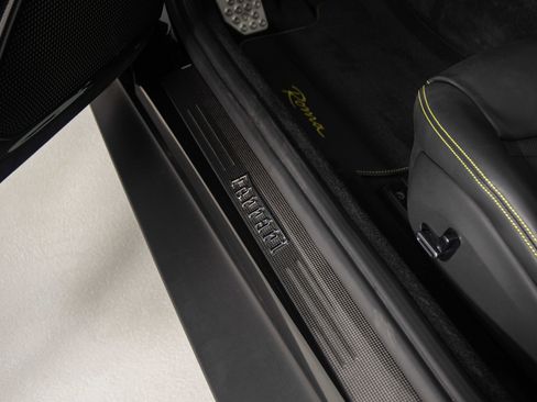 Certified 2024 Ferrari Roma image 33