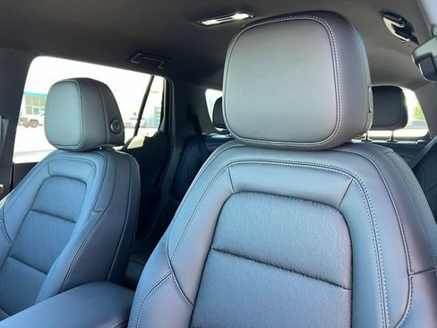 New 2026 Chevrolet Equinox LT w/ Convenience Package II AWD/4WD image 9