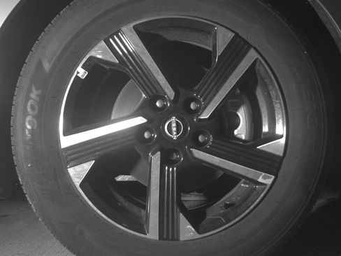 Used 2025 Nissan Sentra SV image 13