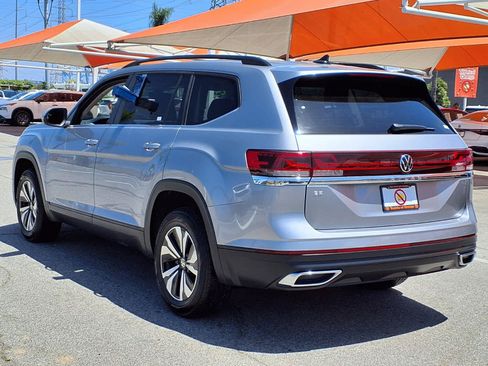 Used 2024 Volkswagen Atlas SE FWD image 4