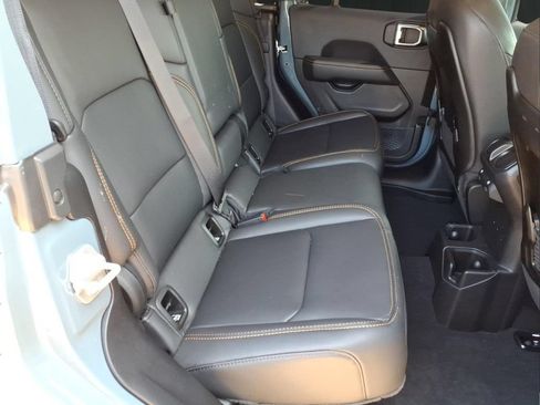 Used 2025 Jeep Gladiator Sport AWD/4WD image 14
