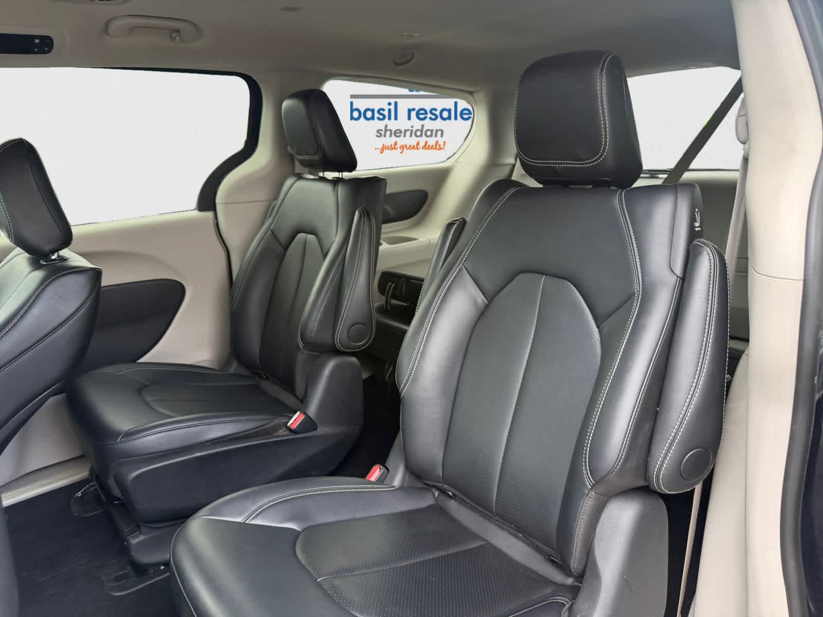 Used 2024 Chrysler Pacifica Limited FWD image 20