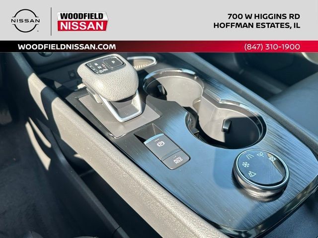 Certified 2025 Nissan Rogue SL w/ SL Premium Package AWD/4WD image 32