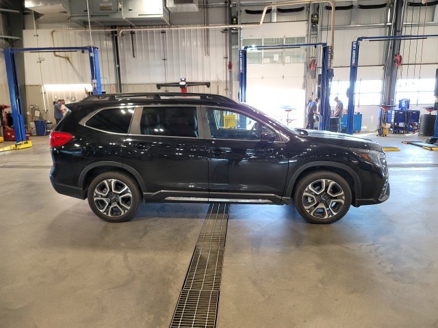 Used 2024 Subaru Ascent Limited w/ Technology Package AWD/4WD image 8