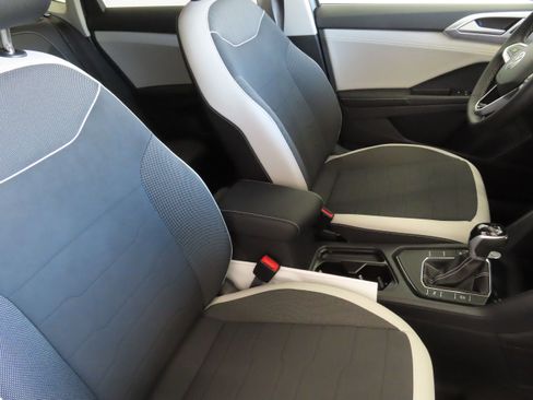 New 2026 Volkswagen Taos SE image 26