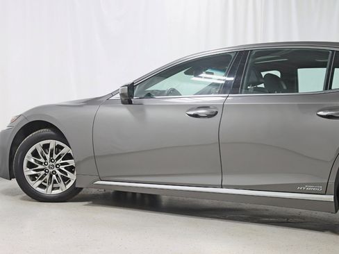 Used 2018 Lexus LS 500h AWD w/ Accessory Package (Z2) image 11
