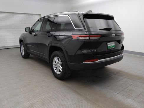 Used 2023 Jeep Grand Cherokee Laredo AWD/4WD image 5