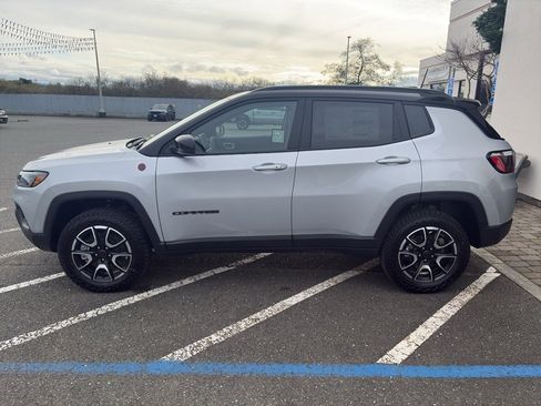 New 2026 Jeep Compass Trailhawk image 5