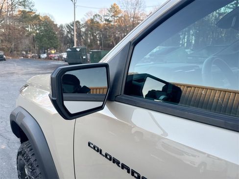 Used 2024 Chevrolet Colorado ZR2 image 11
