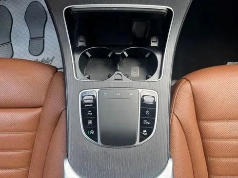Used 2022 Mercedes-Benz GLC 300 4MATIC image 25