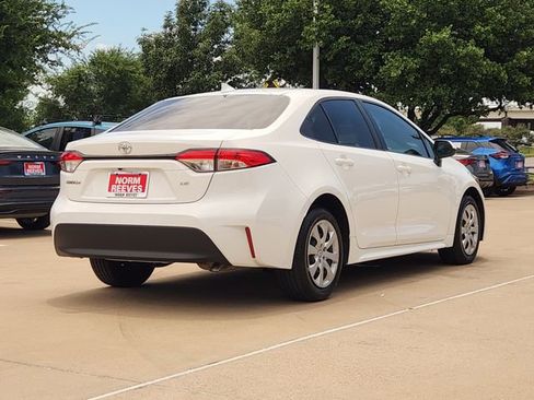 Used 2024 Toyota Corolla LE FWD image 3