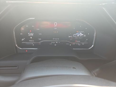 Used 2024 GMC Sierra 2500 AT4 w/ AT4 Preferred Package image 17