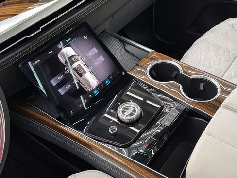 Used 2026 Cadillac Escalade Platinum Sport image 21