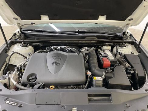 Used 2022 Toyota Avalon XLE image 12