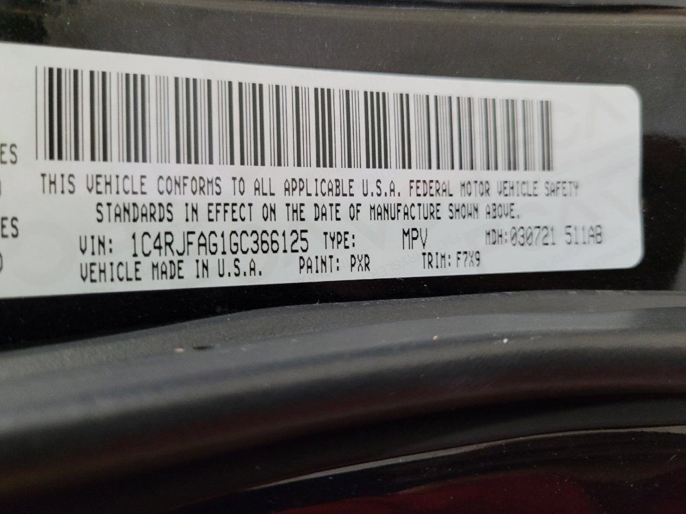 Used 2016 Jeep Grand Cherokee Laredo AWD/4WD image 33