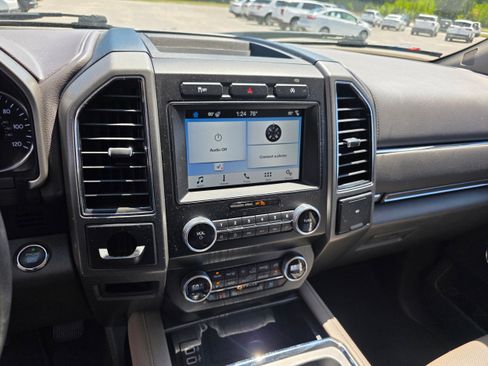 Used 2019 Ford Expedition XLT w/ Equipment Group 202A image 9
