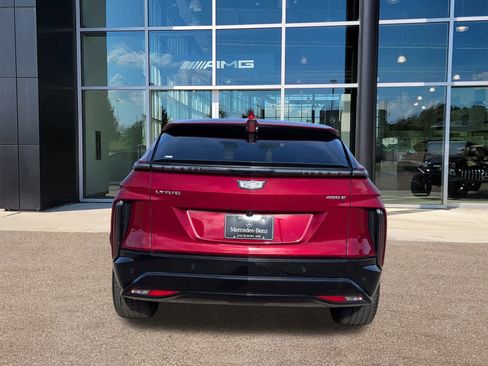 Used 2024 Cadillac Lyriq Sport image 6