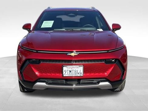 New 2025 Chevrolet Equinox EV LT image 8