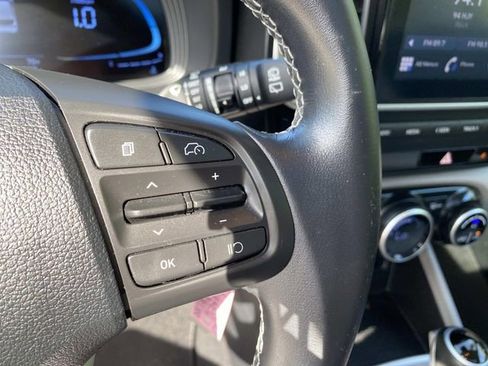 Used 2023 Hyundai Venue SEL w/ Cargo Package FWD image 14