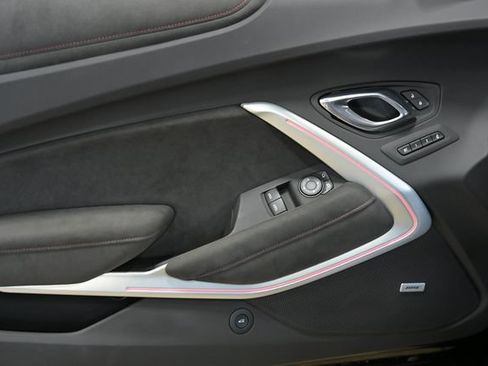 Used 2021 Chevrolet Camaro ZL1 RWD image 25
