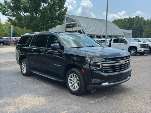 Certified 2021 Chevrolet Suburban LT RWD image 1