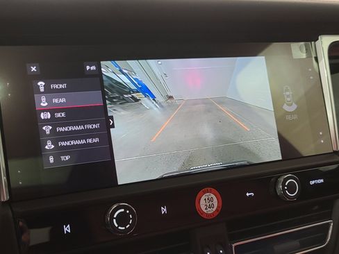 New 2026 Porsche Macan image 23