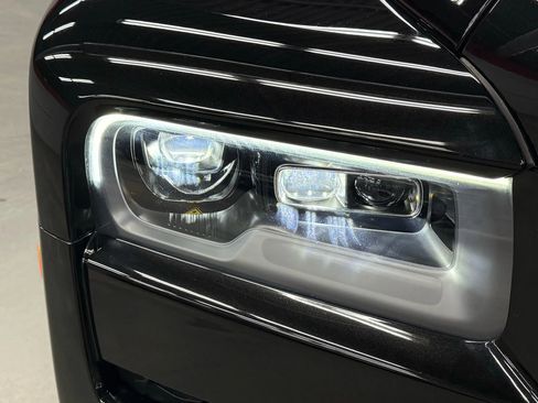 Used 2022 Rolls-Royce Cullinan Black Badge w/ Dark Exterior Package image 27