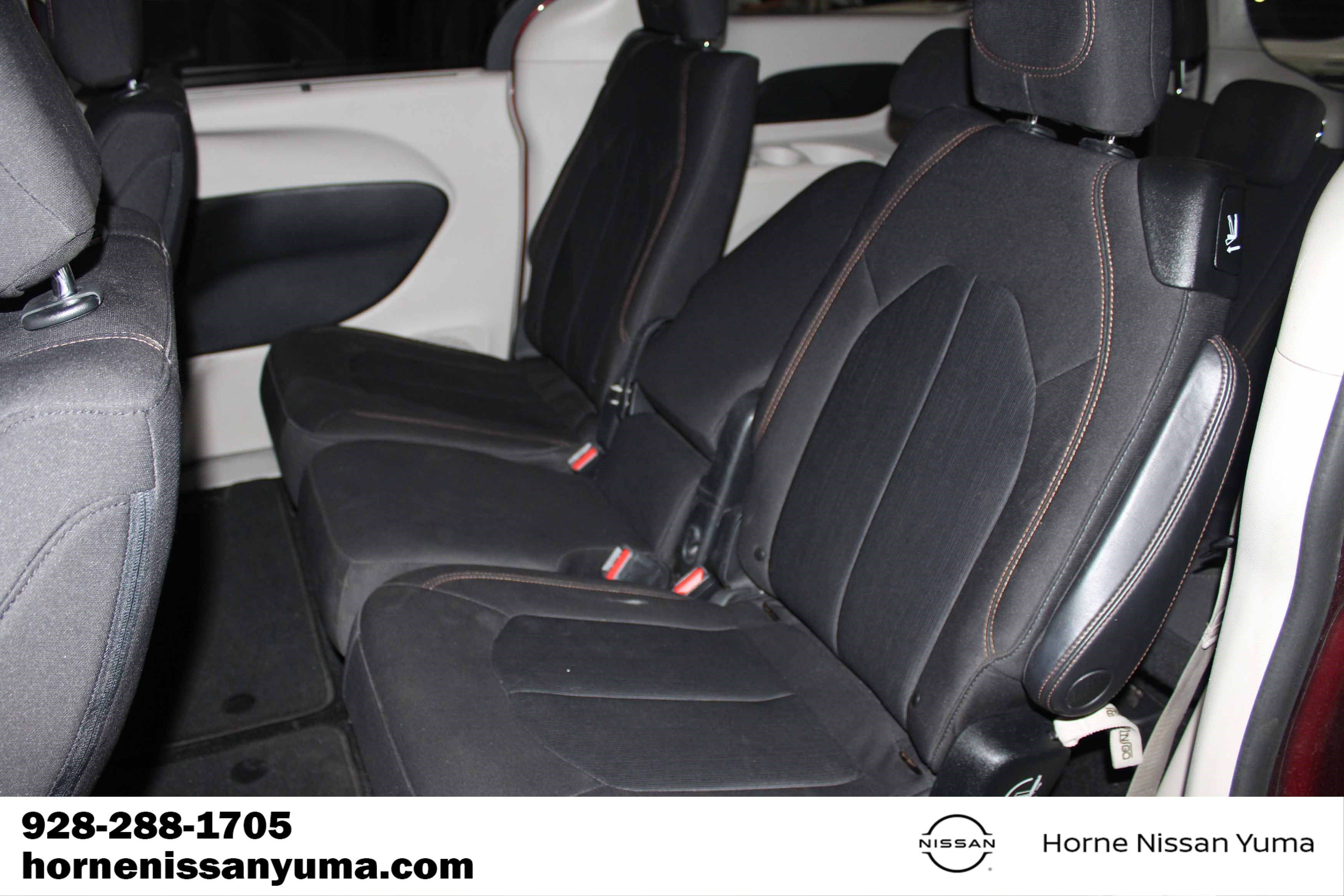 Used 2018 Chrysler Pacifica Touring Plus FWD image 5