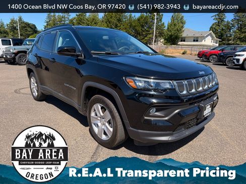 Used 2022 Jeep Compass Latitude FWD image 3