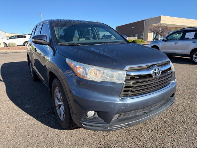 Used 2015 Toyota Highlander Plus AWD/4WD image 3