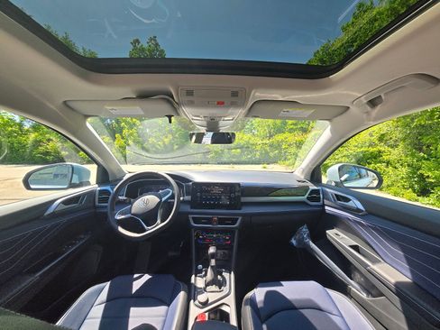 New 2026 Volkswagen Taos SEL AWD/4WD image 17