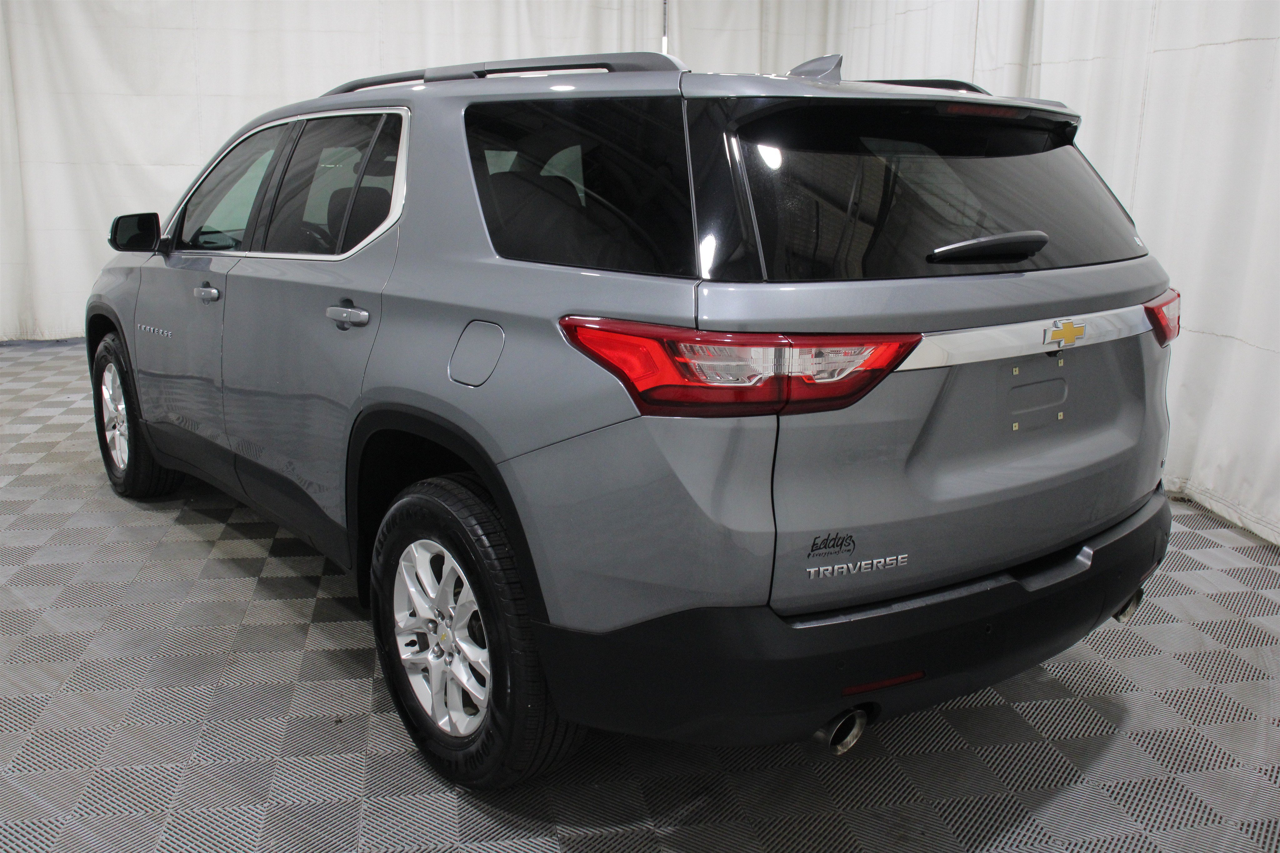 Used 2021 Chevrolet Traverse LT FWD image 37