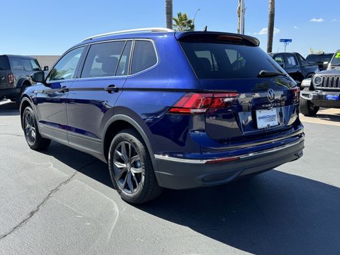 Certified 2023 Volkswagen Tiguan SE w/ Panoramic Sunroof Package FWD image 6