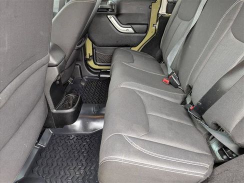 Used 2013 Jeep Wrangler Unlimited Rubicon w/ Connectivity Group AWD/4WD image 16